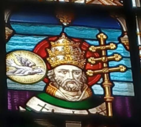 De H. Gregorius, glasraam in de kerk in Schoonbroek. © Heidi Claessen