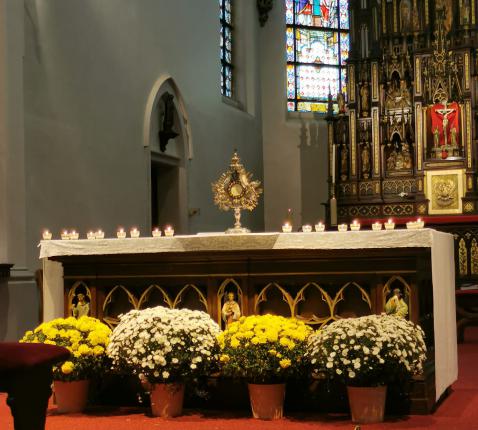 Eucharistische aanbidding en lof 