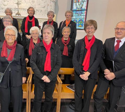 Het Pius X-koor luisterde de kerstviering op in Huyse De Pauw, 28 december 2024 © Pius X-koor