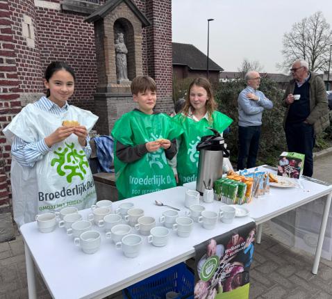 Koffiestop vormelingen Sint-Katrien 2026 © Mieke Dupont