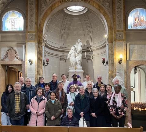 Groepsfoto in Alençon, geboorteplaats van Thérèse van Lisieux  © Chris De Groote