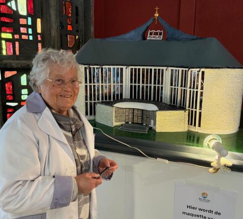 Restauratie maquette van de O.-L.-V ter Duinenkerk 