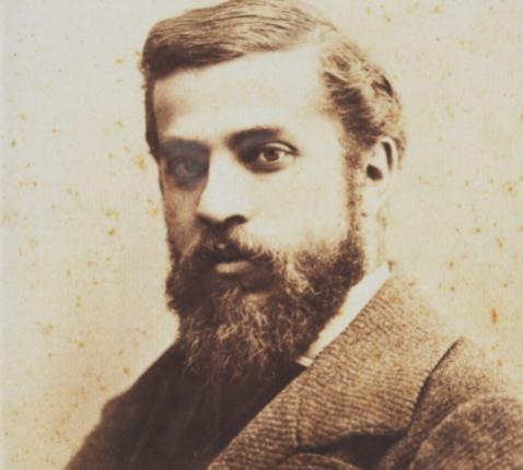 Antoni Gaudí © Pablo Audouard Deglaire (1856 - 1919), Public domain, via Wikimedia Commons