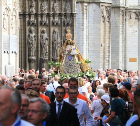 Processie Maria Tenhemelopneming © Kapel OLV Lof