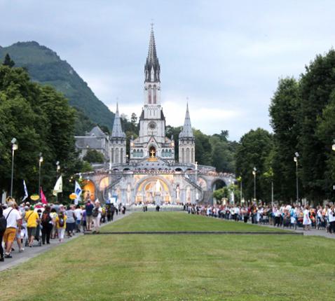 Kerk van Lourdes © Roel Van Der Linden