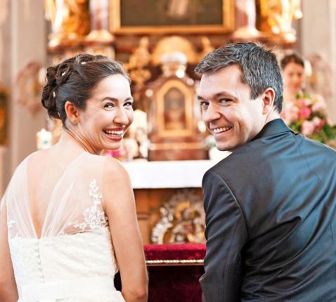 Kiezen koppels voor een sacramenteel huwelijk, dan komen ze thuis in de Kerk. © Image Select