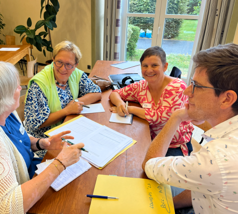 Els, samen met de medische staf van Lourdes. 