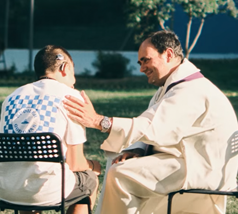 Bidden voor priesters in cirsis 