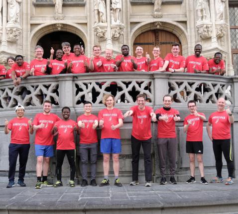 Trotse hartlopers aan het stadhuis  © Augustijnen Leuven 