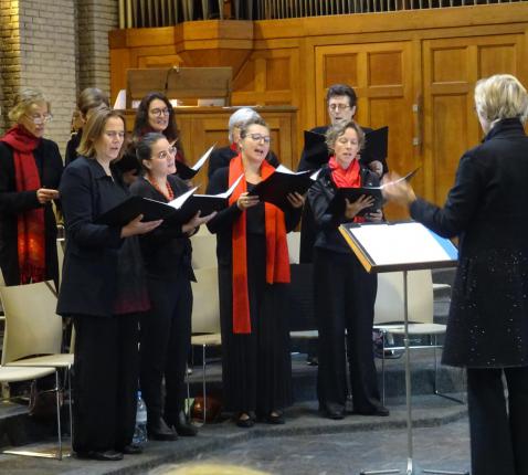 Het Damesensemble Voces Aequales o.l.v. Cristel De Meuler zal de concertmis van zondag 7 december opluisteren. 