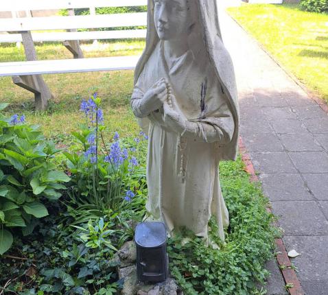Bernadettebeeld in Veurne 