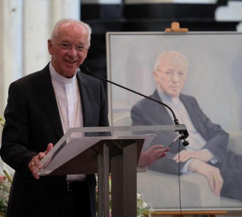 Kardinaal De Kesel en zijn officieel portret 