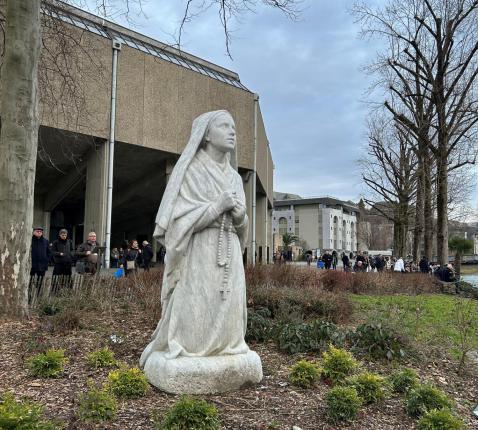 Beeld H Bernadette Lourdes © bedevaarten