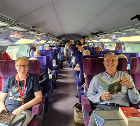 Met een blij gemoed en een bus vol gelovigen uit ons bisdom op bedevaart naar Onze-Lieve-Vrouw in Lourdes. © Myriam Beersmans 