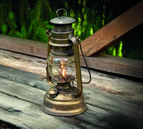Kerosene lamp © Pixabay