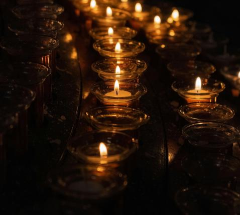Allerheiligendienst voor de overledenen van het voorbije jaar in Beernem 