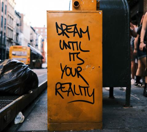 Blijf dromen tot je droom werkelijkheid is. © Claudio Schwarz / CC Unsplash