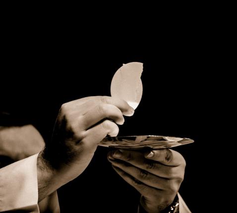 Eucharistieviering © Robert Cheaib, Pixabay