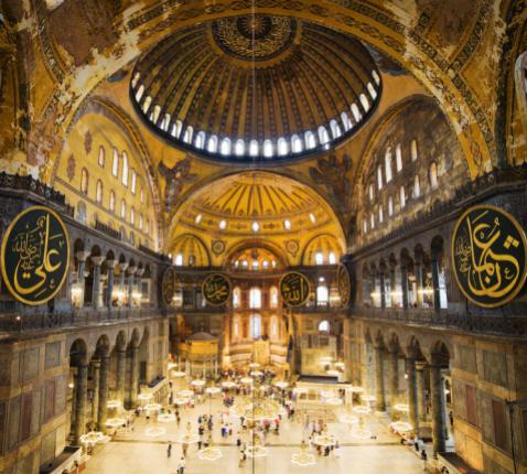 Het interieur van de Hagia Sophia in Istanbul © Istanbul hotels