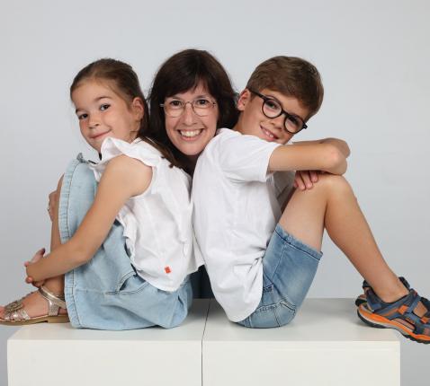 Elke Van Lombergen met haar kinderen 