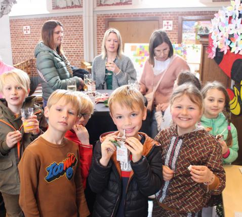 Toekomstige Eerste Communicanten © RvH