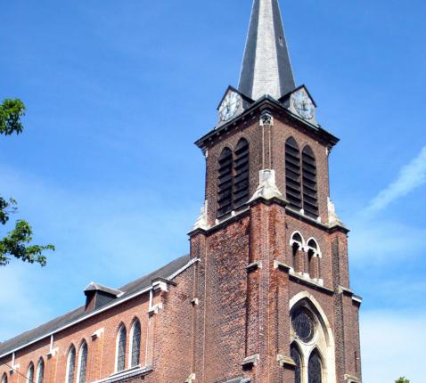Recente foto van de kerk van Lisp, met aangebouwde doopkapel 
