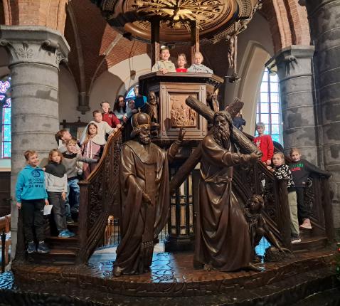 Verwondering in de H. Kruiskerk 