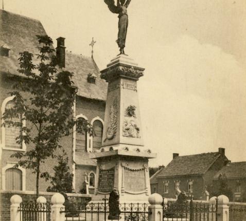 monument gesneuvelden  © gemeente Hoeselt monument gesneuvelden  © gemeente Hoeselt