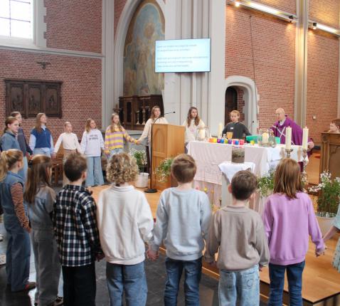 We bidden samen het Onze Vader 