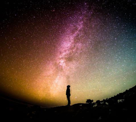 Een kosmisch godsbeeld is niet tegengesteld aan de God van de Bijbel. © CC Pexels