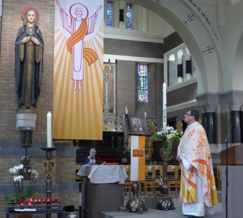 O MARIA DIE DAAR STAAT! © ©