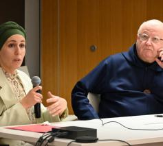 Nadia Amar, vrijwilliger in een Kortrijkse moskee, en bisschop Lode Van Hecke van Gent over ramadan en  veertigdagentijd op het IPB-Forum © IPB
