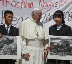 Pausreis naar Japan onder  het motto: “Bescherm elk leven”. © rr
