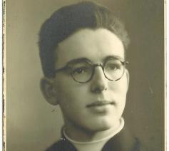 Cyriel Moeyaert bij zijn priesterwijding op 8 april 1945 