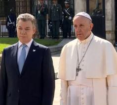 paus Franciscus met de Colombiaanse president Santos © CTV/SIR