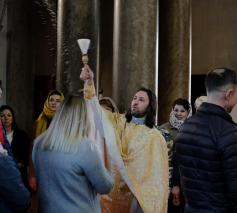 De Oekraïense gemeenschap vierde de Goddelijke Liturgie in de Sint-Kwintenskerk te Leuven © Pastorale zone Leuven aan de Dijle