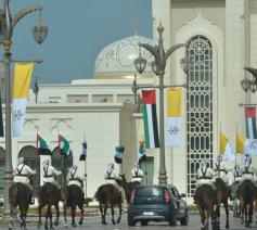 De verwelkoming van de paus in Abu Dhabi © Vatican Media