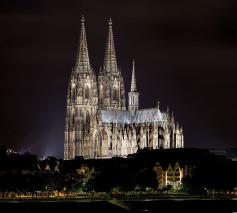 De kathedraal van Keulen bij nacht © Wikipedia