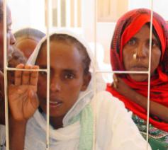 Eritrese vrouwen en kinderen in Asmara © Kerk in Nood