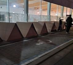 Minderjarigen moesten de voorbije dagen overnachten in deze kartonnen tenten © Burgerplatform/Plateforme Citoyenne