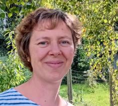 Liesbet Van Woensel gaat op weg met mensen in crisis.... © Lennert Van den Bossche