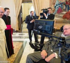 Ook Stephen Hawking werd ontvangen door paus Franciscus © Osservatore Romano