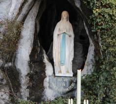 Maria blijft stralen ook al is het koud... © Marc Vandersmissen