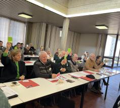 De forumleden mochten reageren op stellingen over geloof en politiek. © Christof Bouweraerts