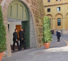 De ingang van de Bank van het Vaticaan © Vatican Media