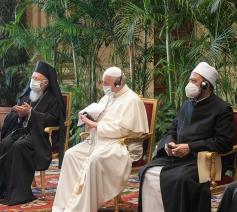 Anglicaans aartsbisschop van Canterbury Justin Welby, oecumenisch patriarch van Constantinopel Bartholomeüs, paus Franciscus en grootimam Ahmad al-Tayyeb van al-Azhar in Caïro © VaticanNews