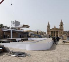 Deze week werden nog de laatste details afgewerkt van het podium voor paus Franciscus © Aartsbisdom Malta