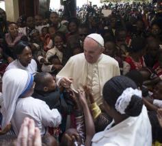 Ontmoeting met missionarissen © Vatican Media