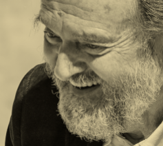 In ‘De zomer van Pärt‘ gaan we op zoek naar het verhaal achter de populaire muziek van Arvo Pärt. © Arvo Pärt Centre / Priit Grepp