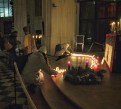 'Light a Candle' in de Leuvense Sint-Pieterskerk © Pastorale zone Leuven aan de Dijle